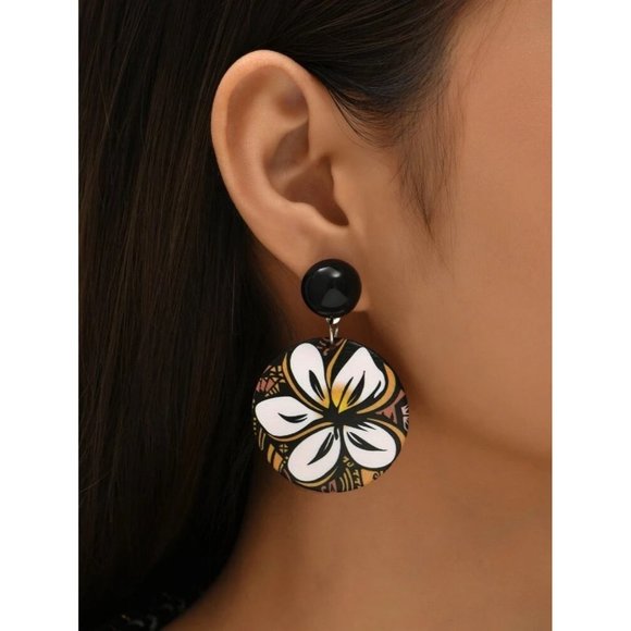 Flower Dangle Earrings Black White - Picture 1 of 4